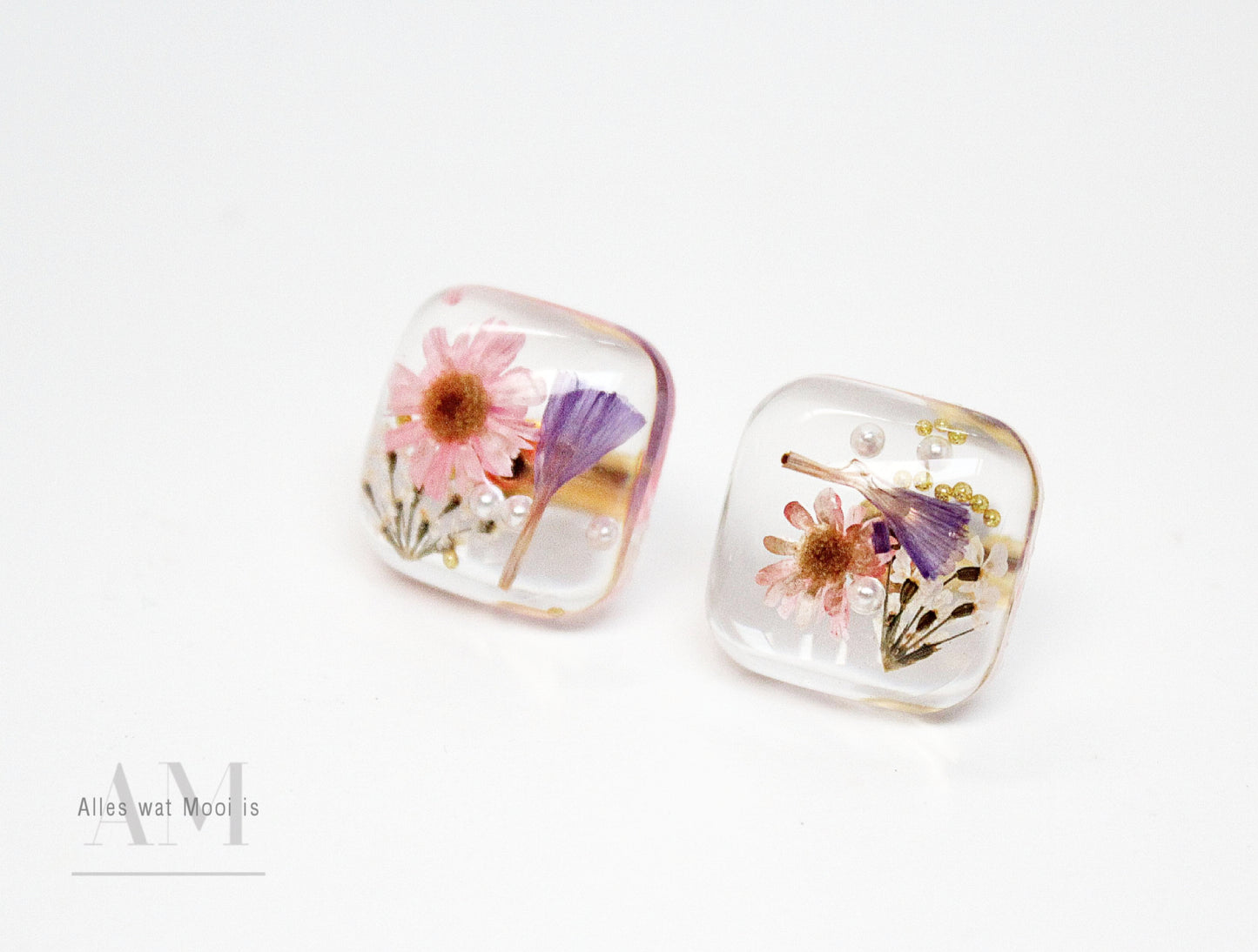 Dried Flower & Pearl Earrings