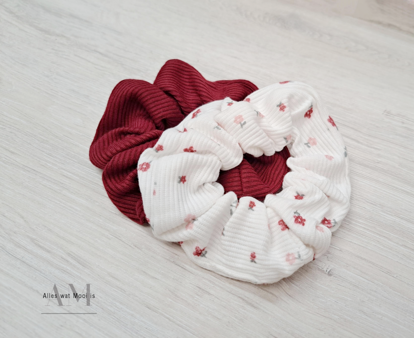 Red & Floral Srunchie Set